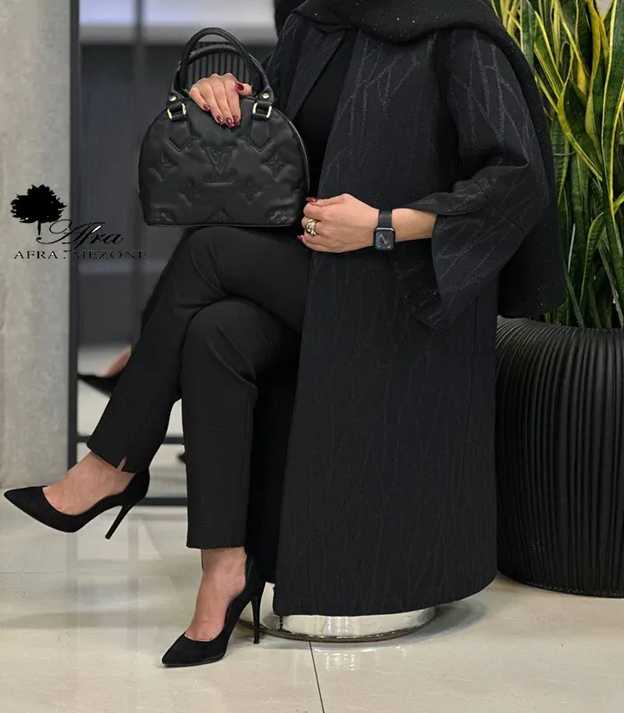 جدیدترین مدل مانتو ژاکارد مشکی، شیک و طرح دار برای استایل خاص